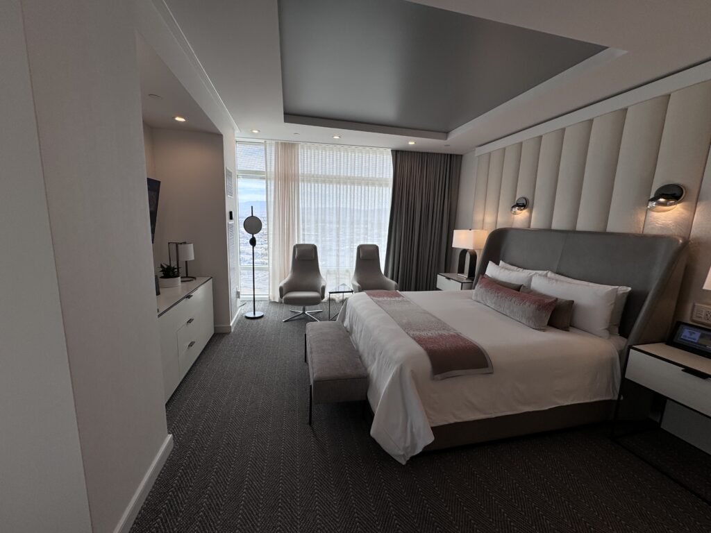 Sky Suites One Bedroom Penthouse – Panoramic